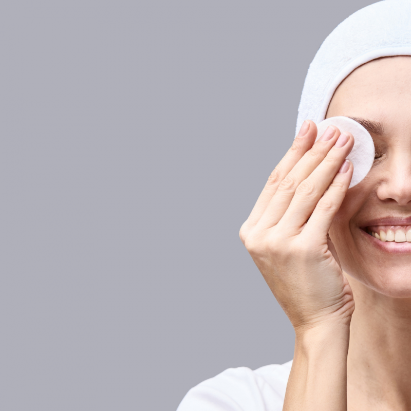https://www.skinthings.de/media/image/6f/2a/e6/CareComplexMilk-2.png